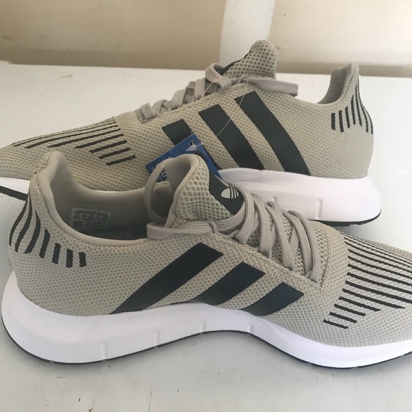 Adidas Swift Run - Picture 3 of 6